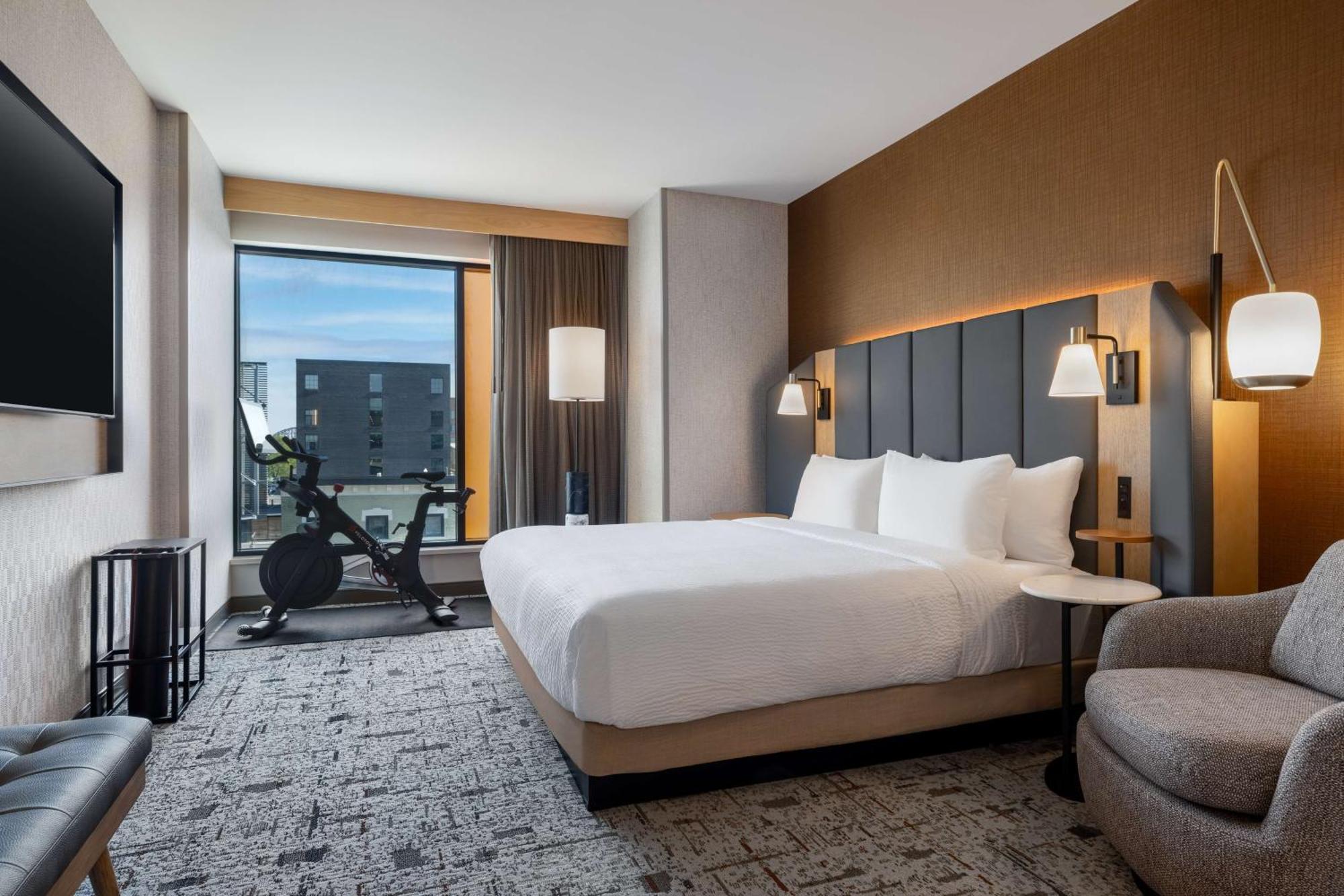 Tempo By Hilton Louisville Downtown Nulu Esterno foto
